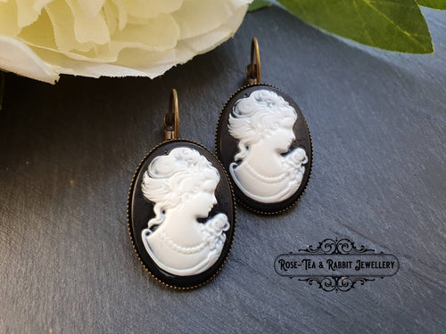 VICTORIAN WHITBY JET CAMEO EARRINGS – The Old Cut